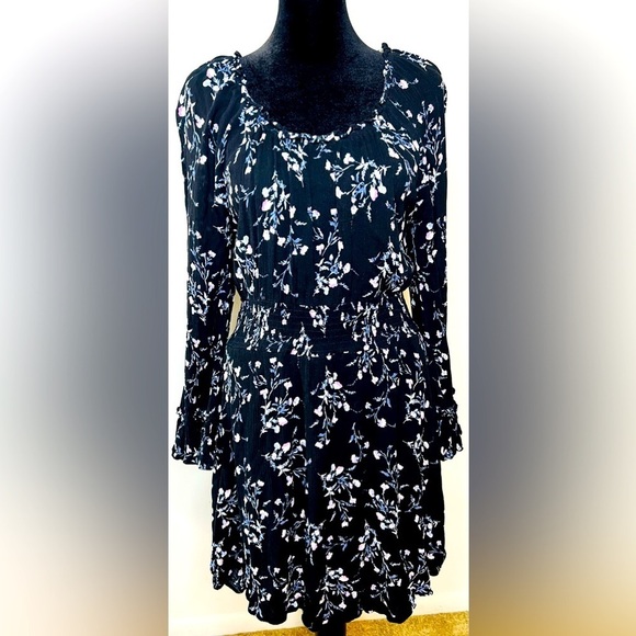 American Rag Dresses & Skirts - American Rag black floral long sleeve peasant dress. Lined, lightweight. Small